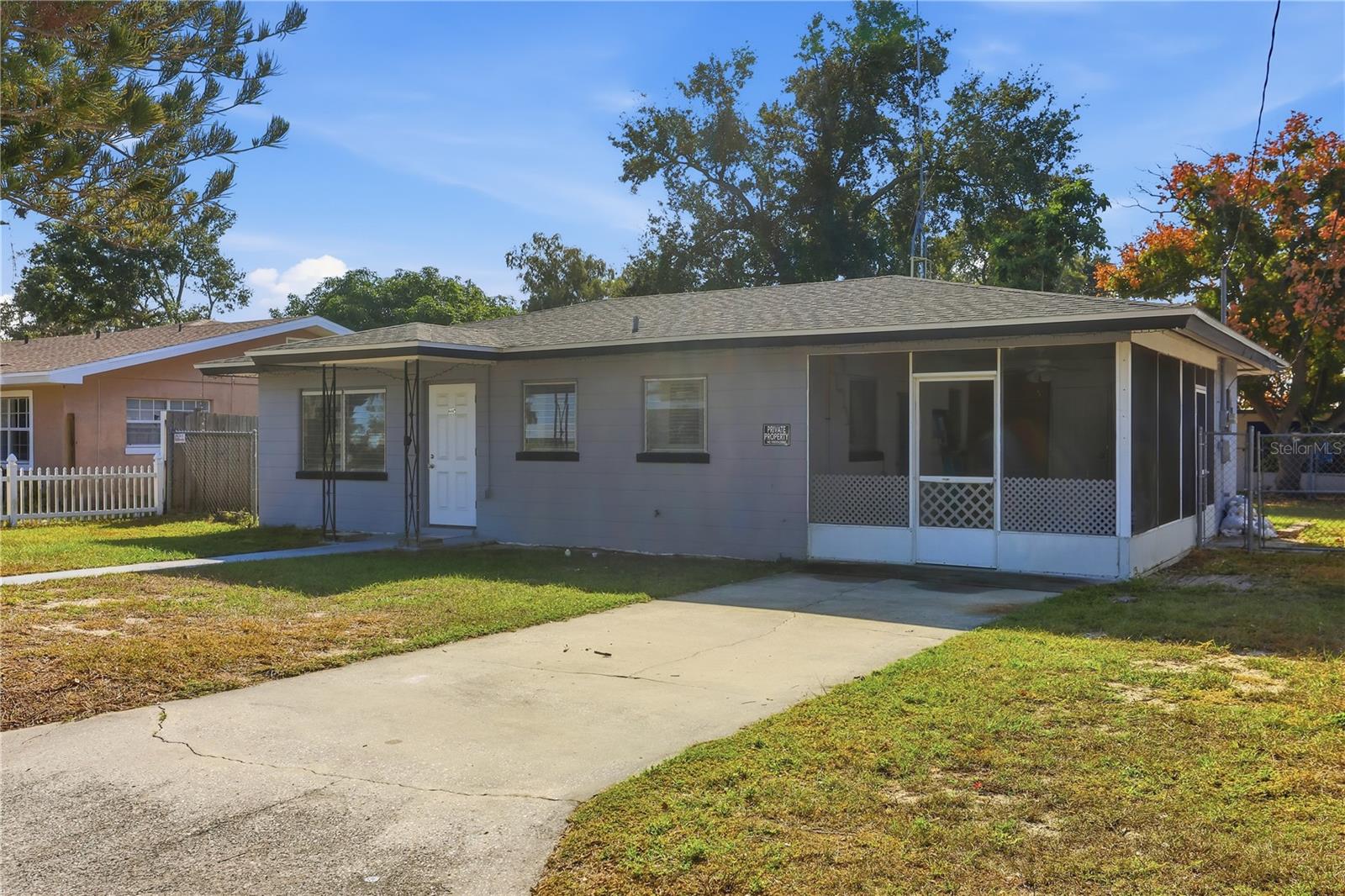 Image 3 of 39 For 225 Pomelo Street