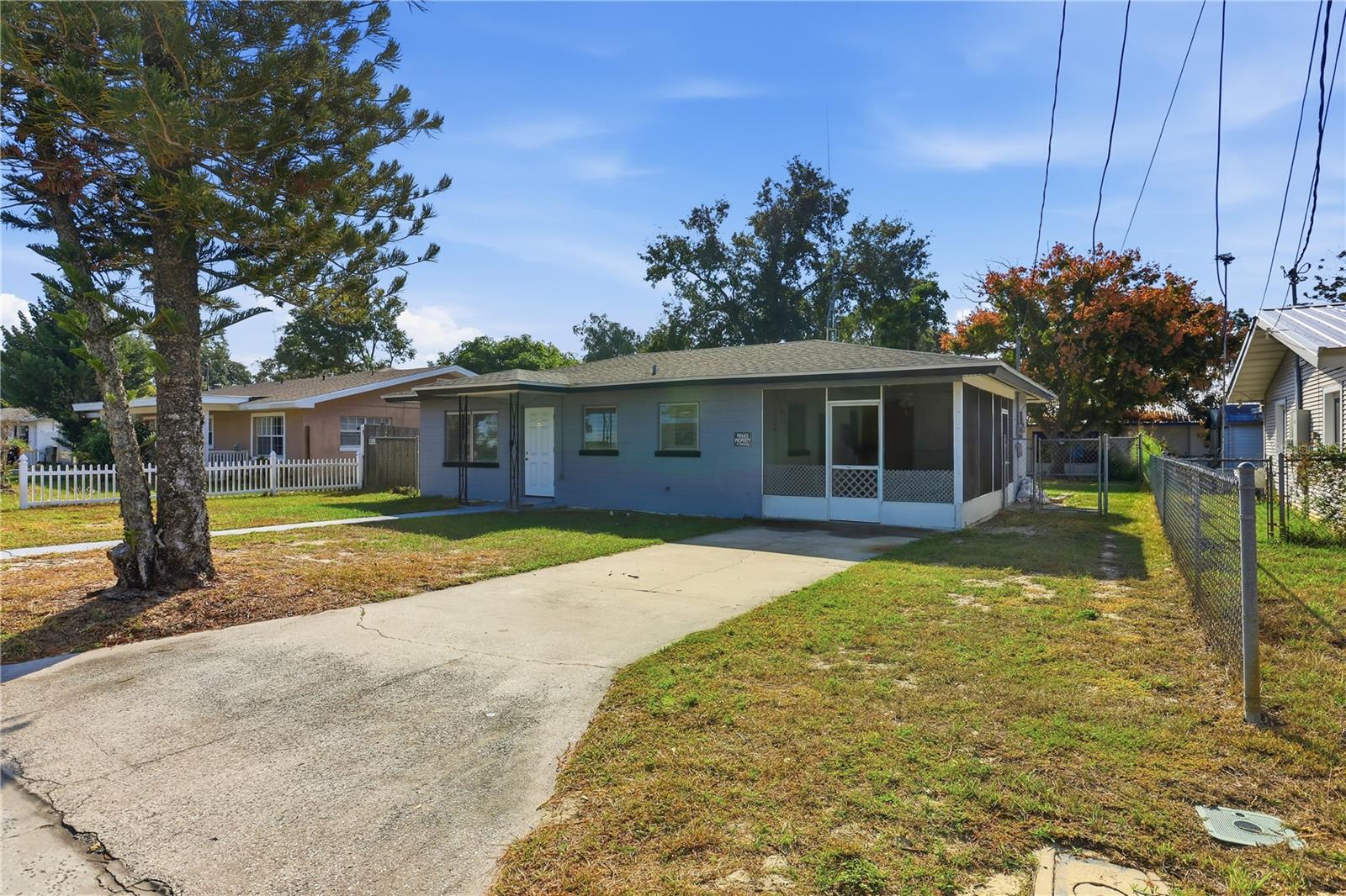 Image 4 of 39 For 225 Pomelo Street