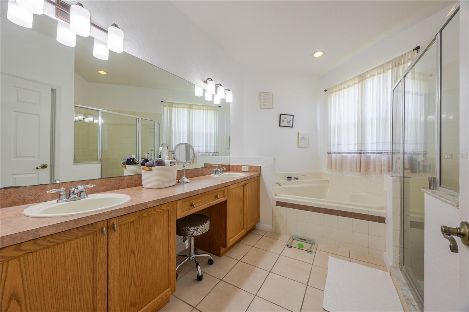 Image 17 of 38 For 3571 Maple Ridge Loop 1