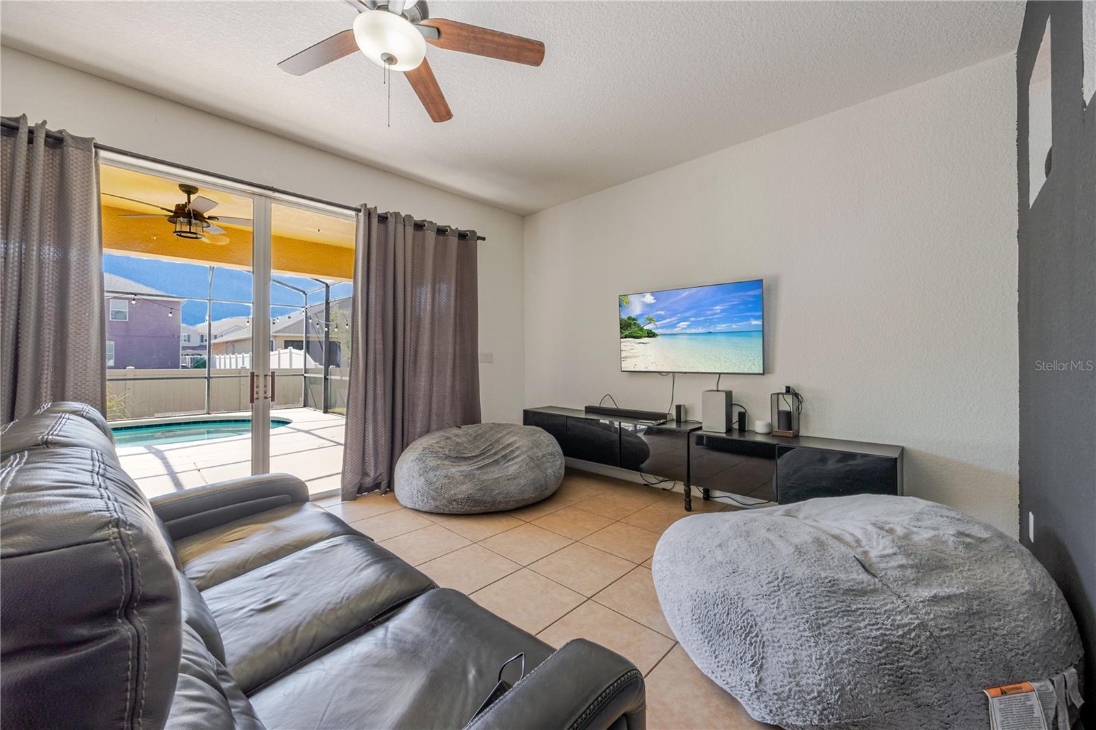 Image 23 of 38 For 3571 Maple Ridge Loop 1