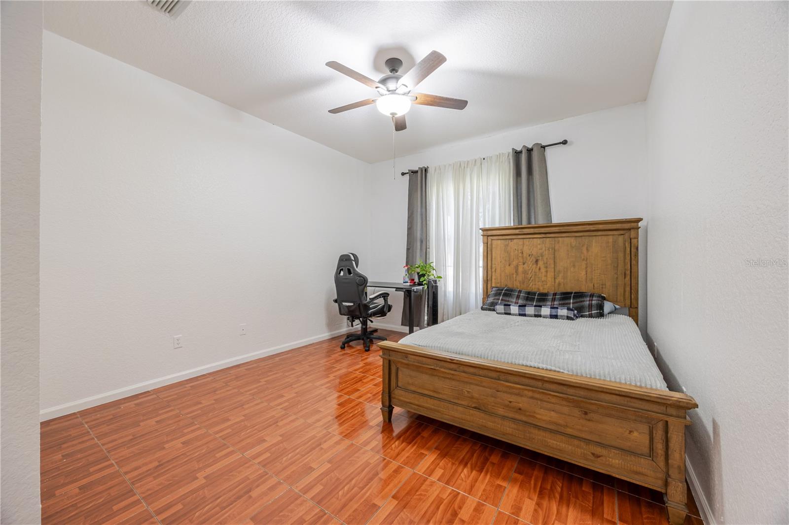 Image 7 of 38 For 3571 Maple Ridge Loop 1