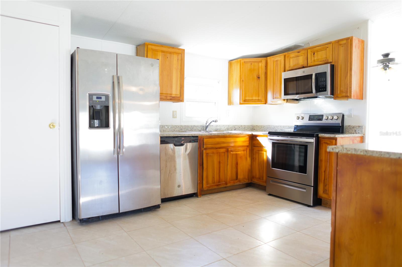 Image 17 of 35 For 14774 Congress Street