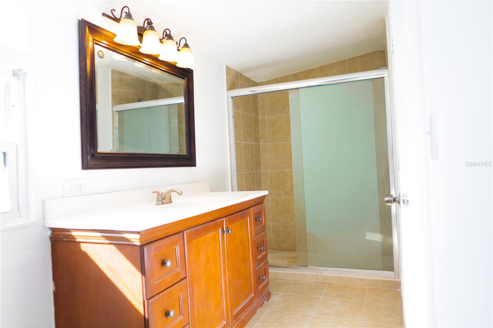 Image 21 of 35 For 14774 Congress Street