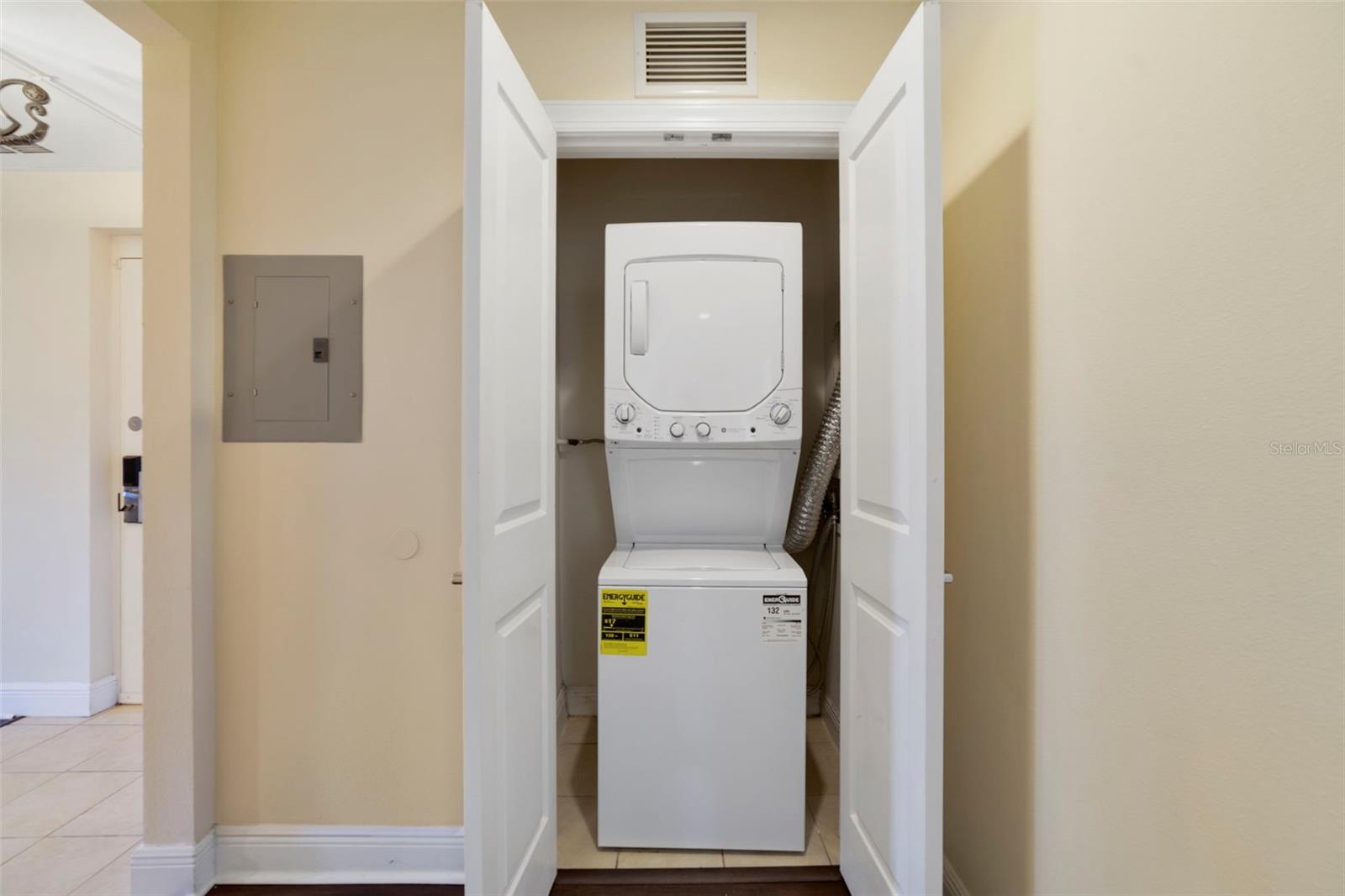 Image 18 of 27 For 1591 Heritage Crossing Court 101