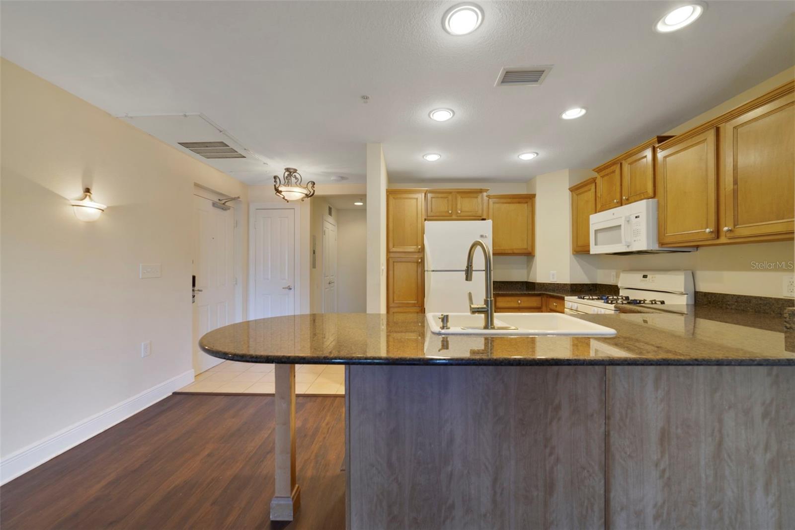 Image 7 of 27 For 1591 Heritage Crossing Court 101