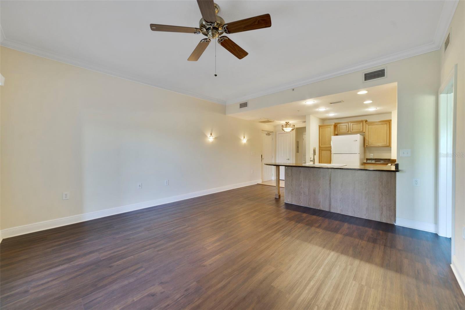 Image 9 of 27 For 1591 Heritage Crossing Court 101