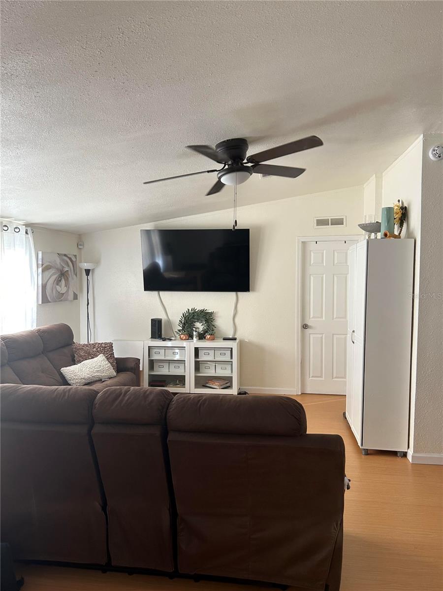 Image 4 of 14 For 5165 Apollo Avenue