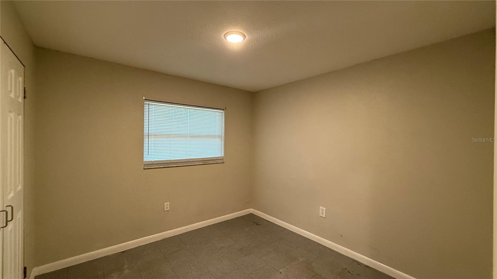 Image 7 of 10 For 213 Dr Martin Luther King Jr Avenue