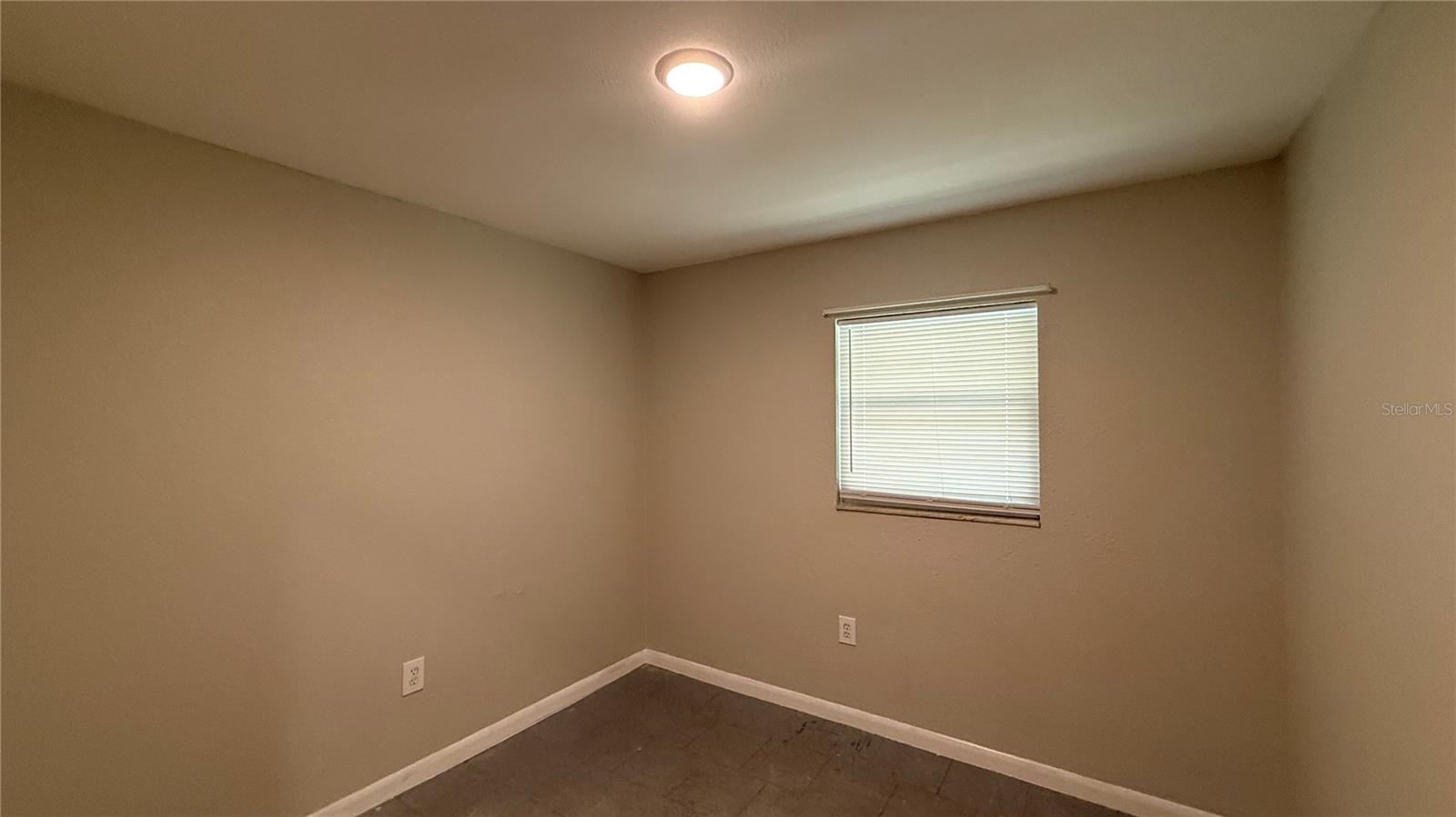 Image 8 of 10 For 213 Dr Martin Luther King Jr Avenue