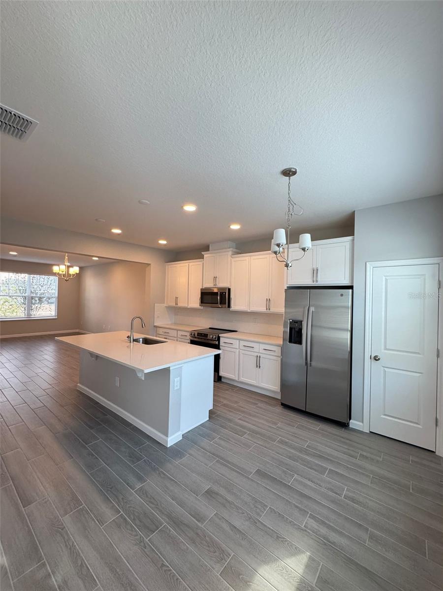 Image 2 of 13 For 1404 Lumpini Street