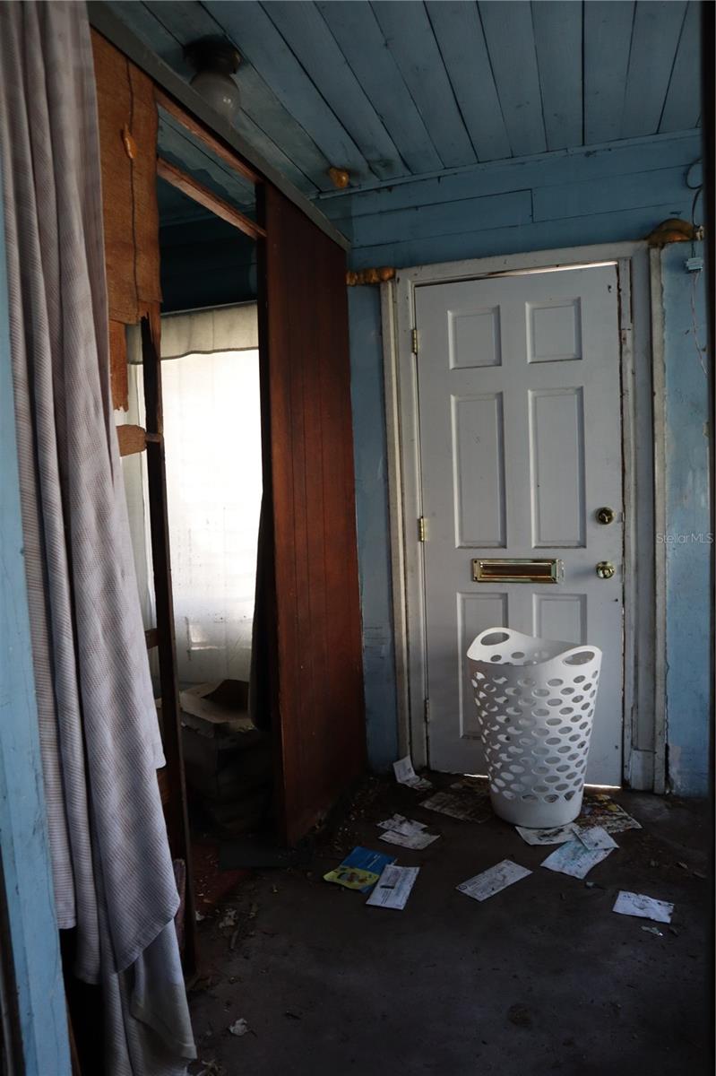 Image 11 of 14 For 1045 Gore Street