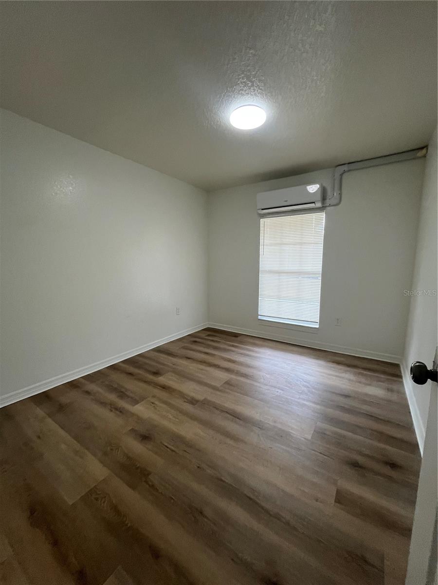 Image 2 of 14 For 1045 Gore Street