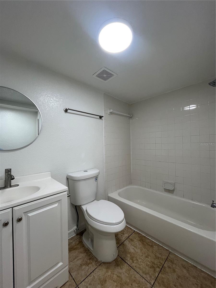 Image 4 of 14 For 1045 Gore Street