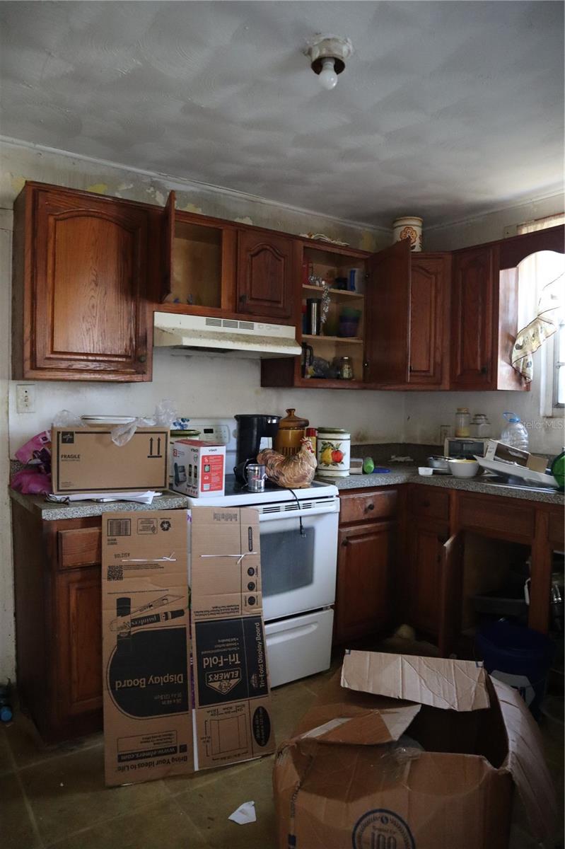 Image 7 of 14 For 1045 Gore Street