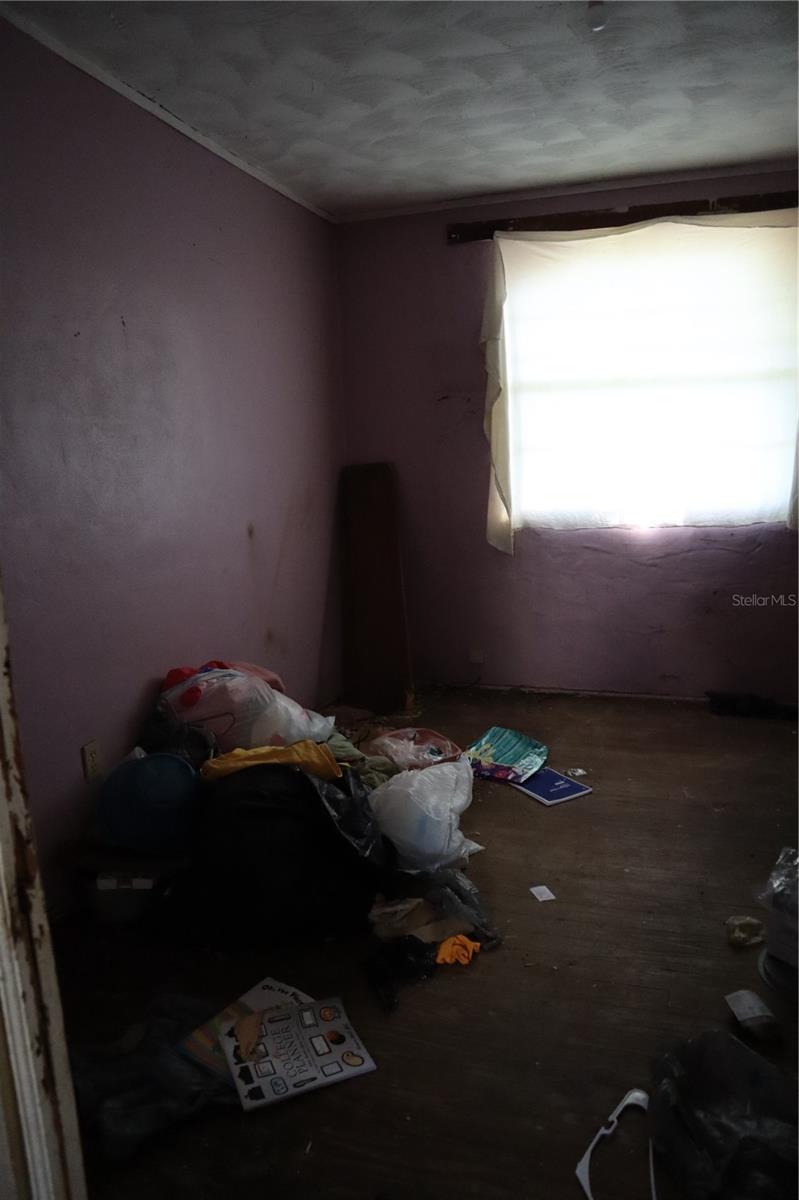 Image 9 of 14 For 1045 Gore Street