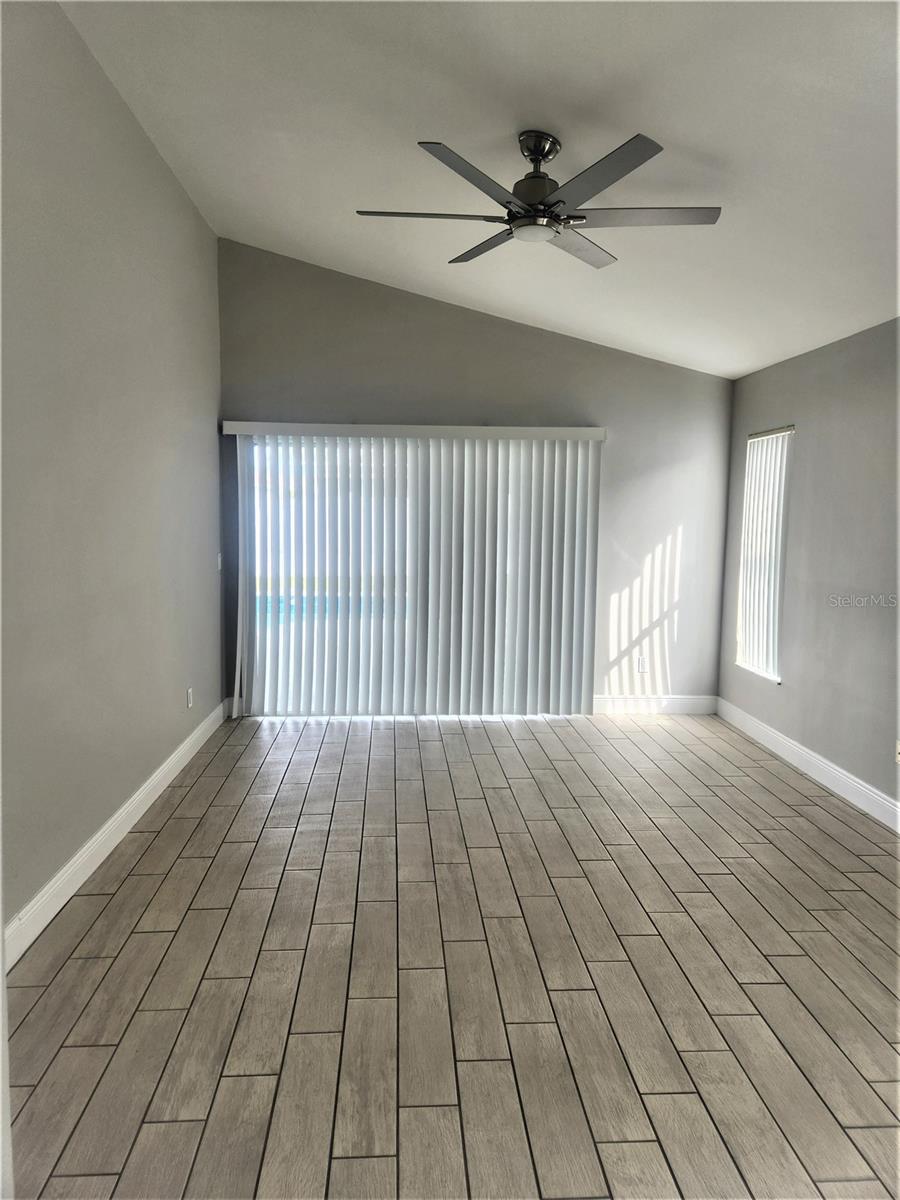 Image 14 of 29 For 304 Crisan Court