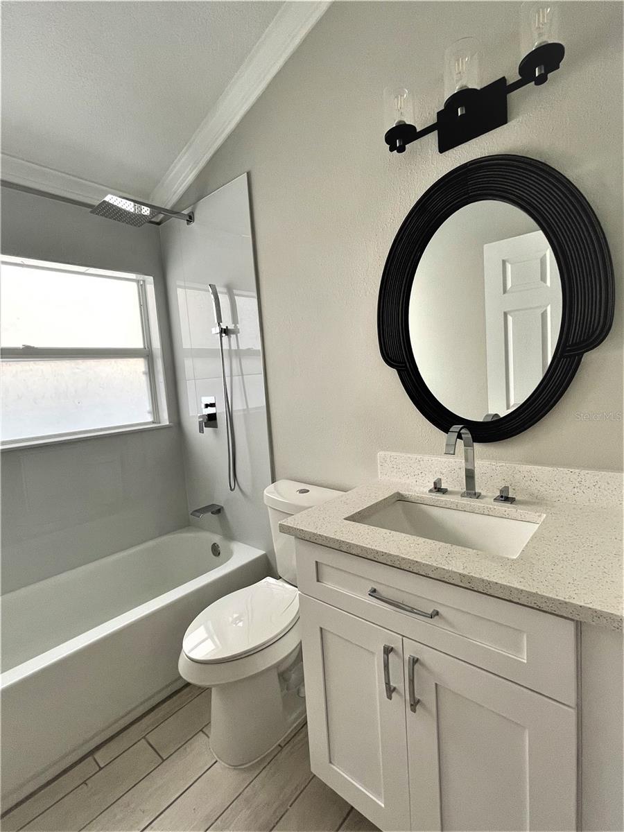 Image 21 of 29 For 304 Crisan Court