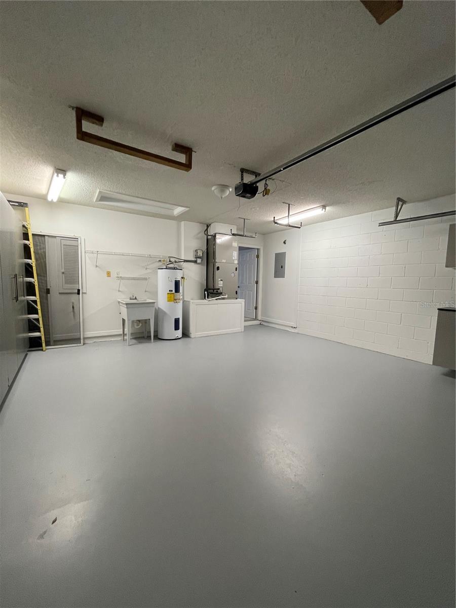 Image 23 of 29 For 304 Crisan Court