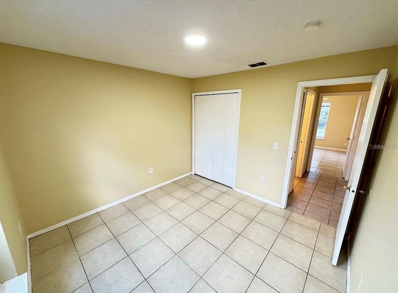 Image 15 of 18 For 615 Royalty Court