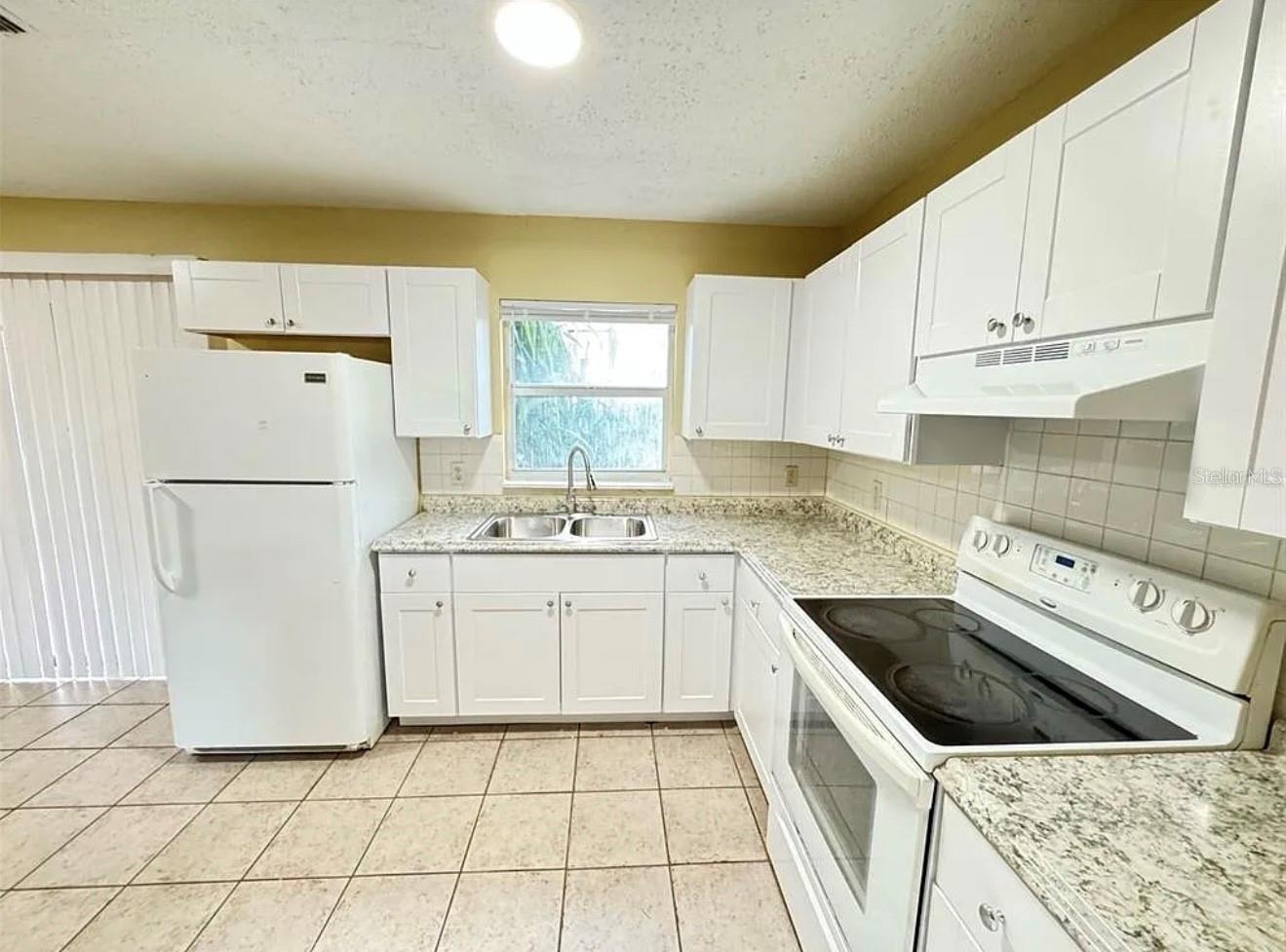 Image 6 of 18 For 615 Royalty Court