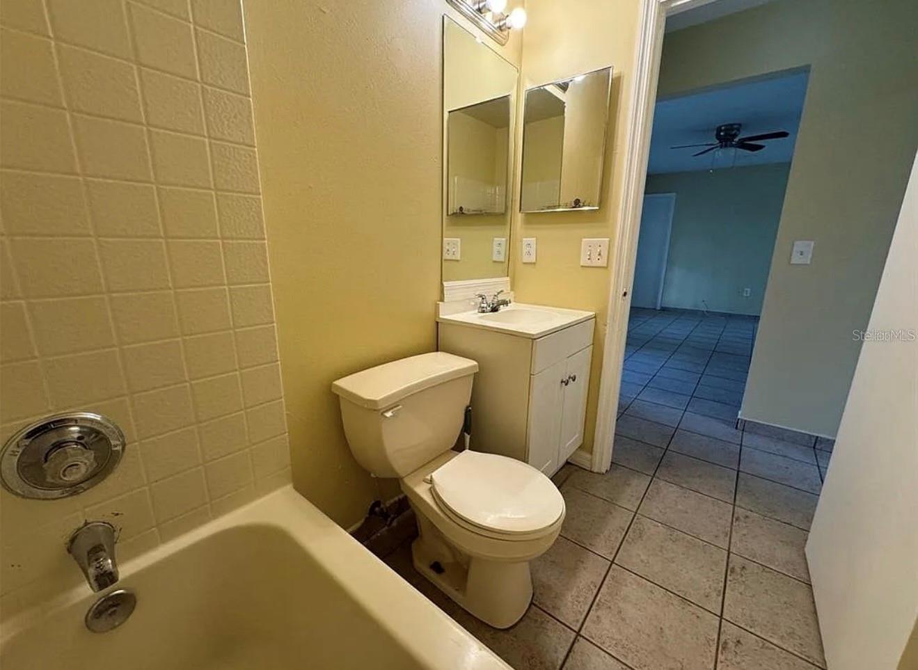 Image 9 of 18 For 615 Royalty Court