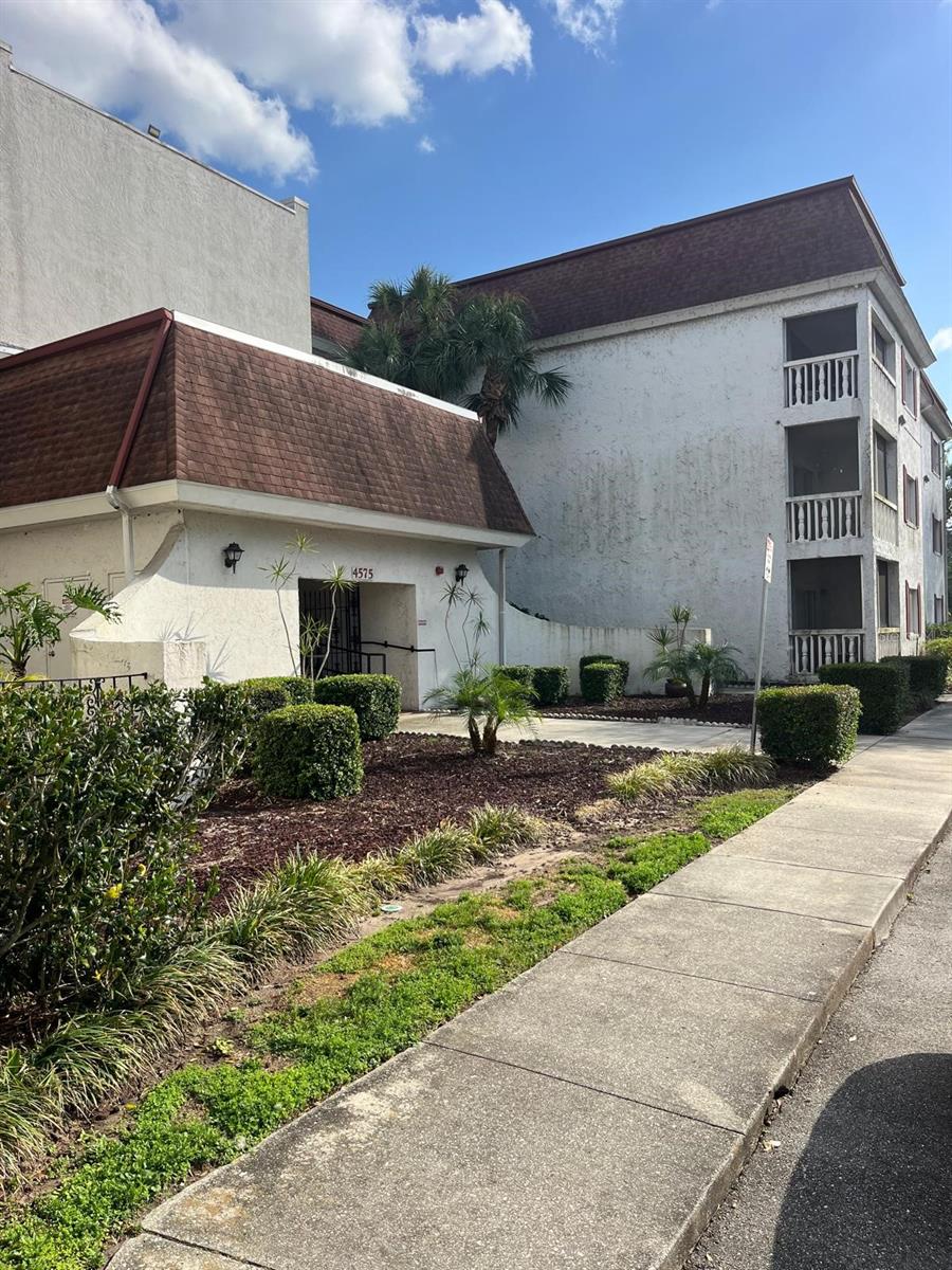 Image 21 of 36 For 4575 Texa Avenue 307