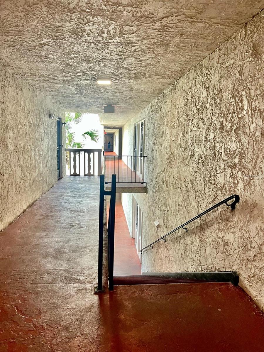 Image 24 of 36 For 4575 Texa Avenue 307