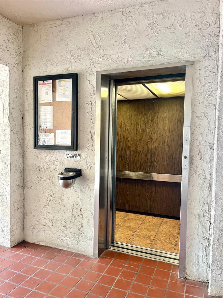 Image 26 of 36 For 4575 Texa Avenue 307