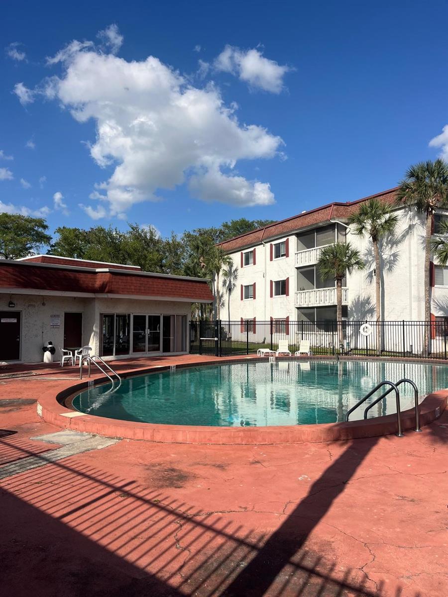 Image 32 of 36 For 4575 Texa Avenue 307