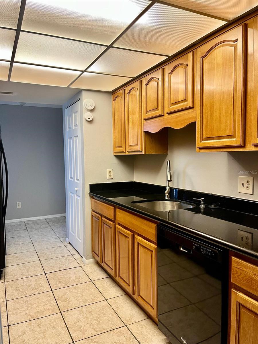 Image 4 of 36 For 4575 Texa Avenue 307