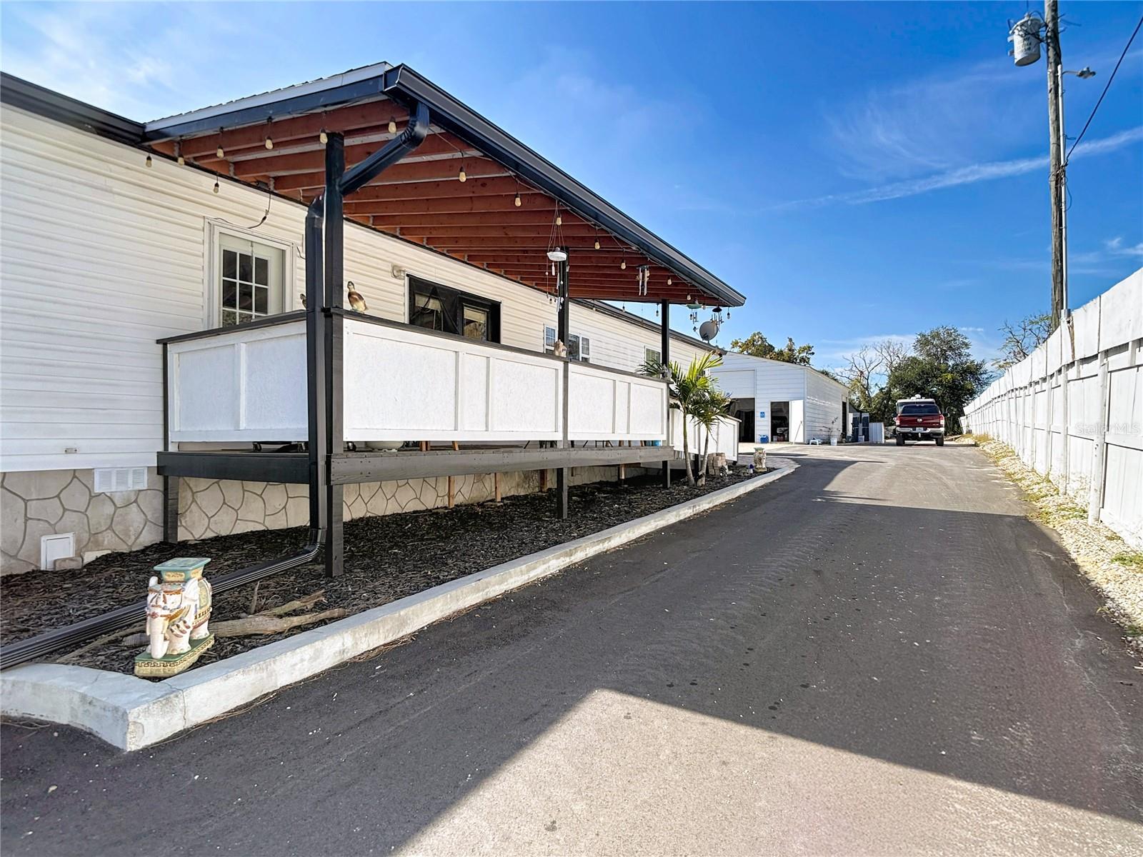 Image 11 of 77 For 15821 Archer Street