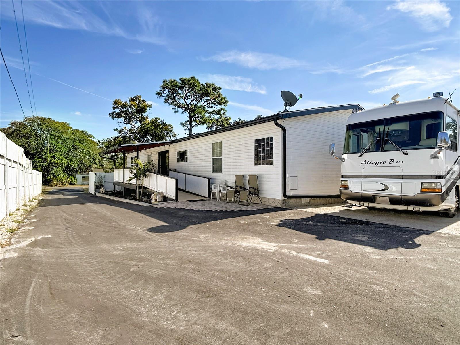 Image 12 of 77 For 15821 Archer Street