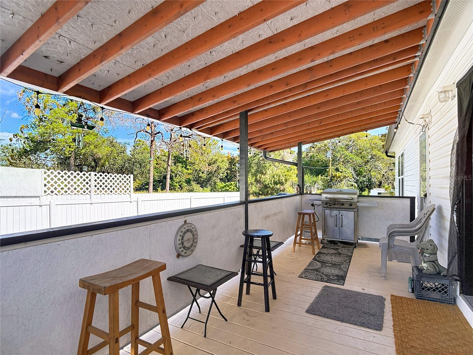 Image 14 of 77 For 15821 Archer Street