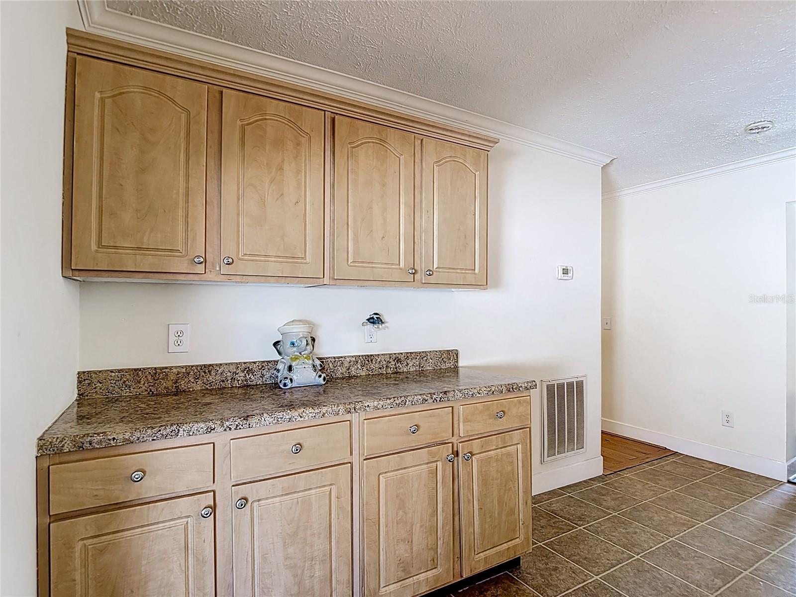 Image 37 of 77 For 15821 Archer Street