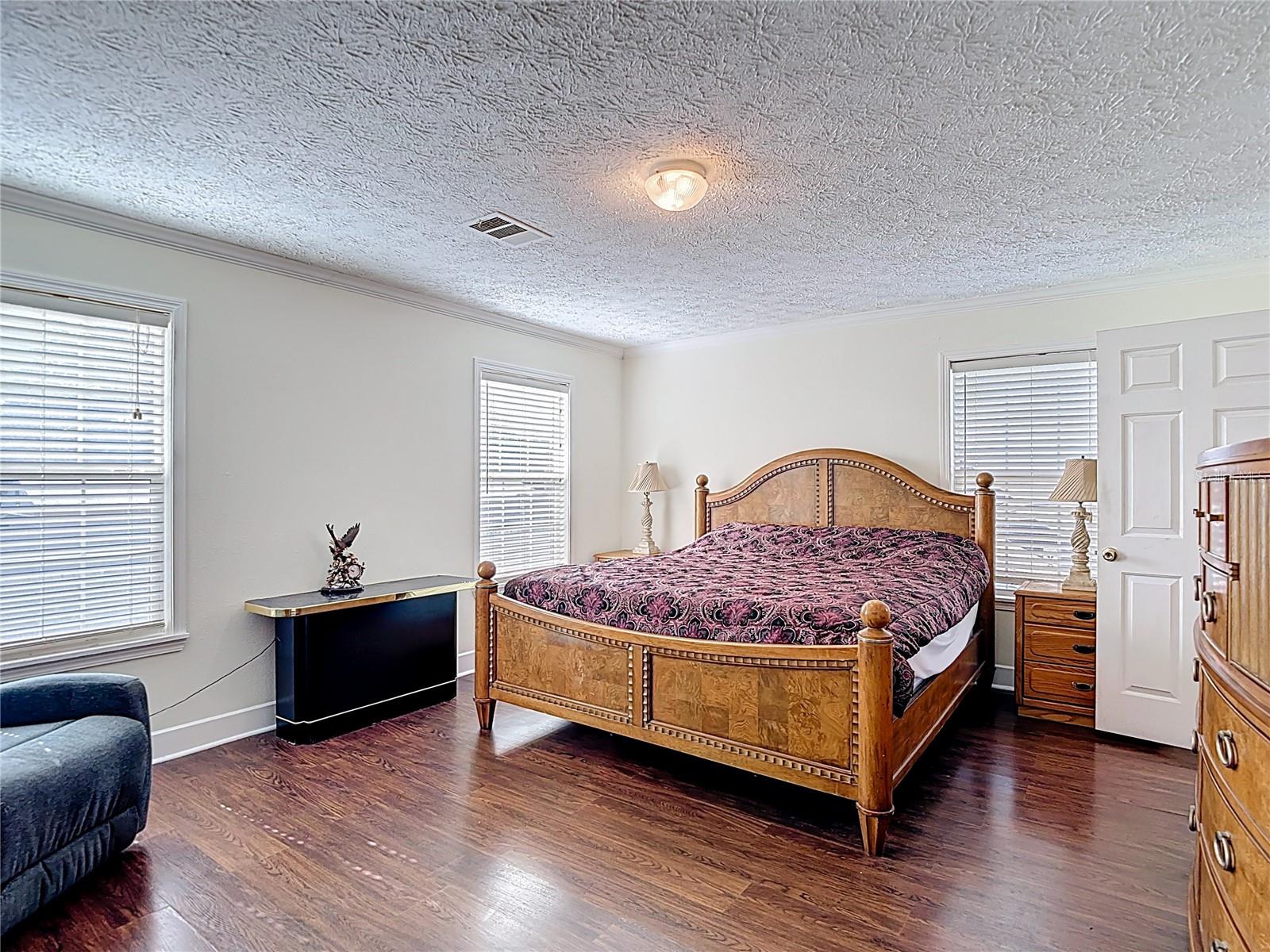 Image 49 of 77 For 15821 Archer Street