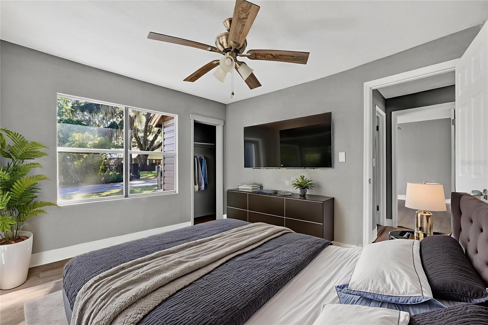 Image 23 of 36 For 318 Chesney Boulevard