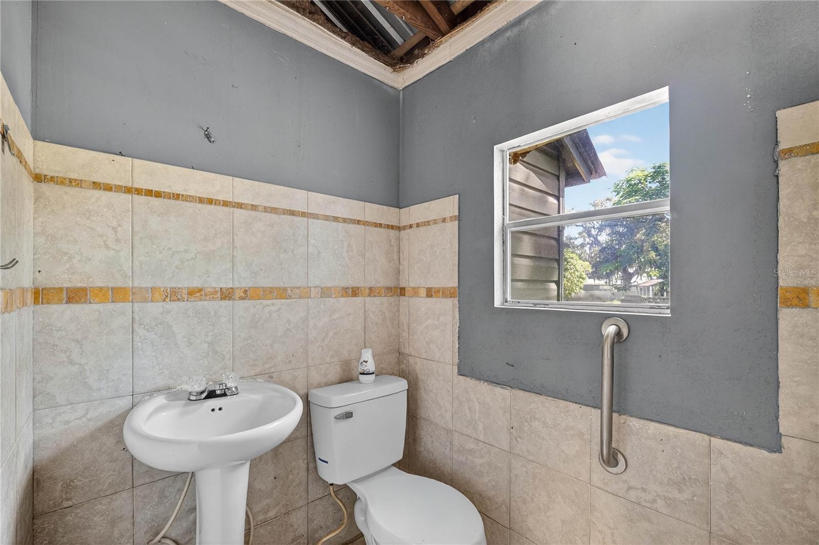 Image 24 of 36 For 318 Chesney Boulevard