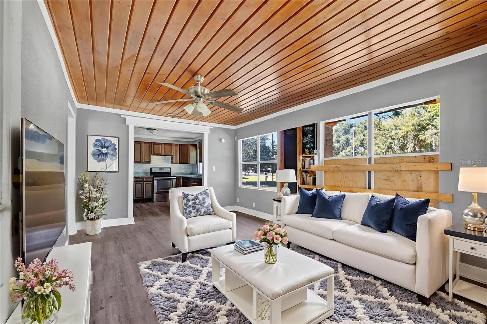 Image 5 of 36 For 318 Chesney Boulevard