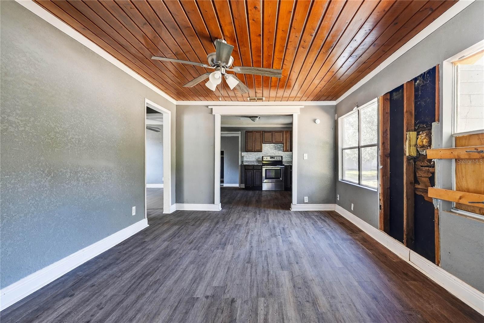 Image 6 of 36 For 318 Chesney Boulevard