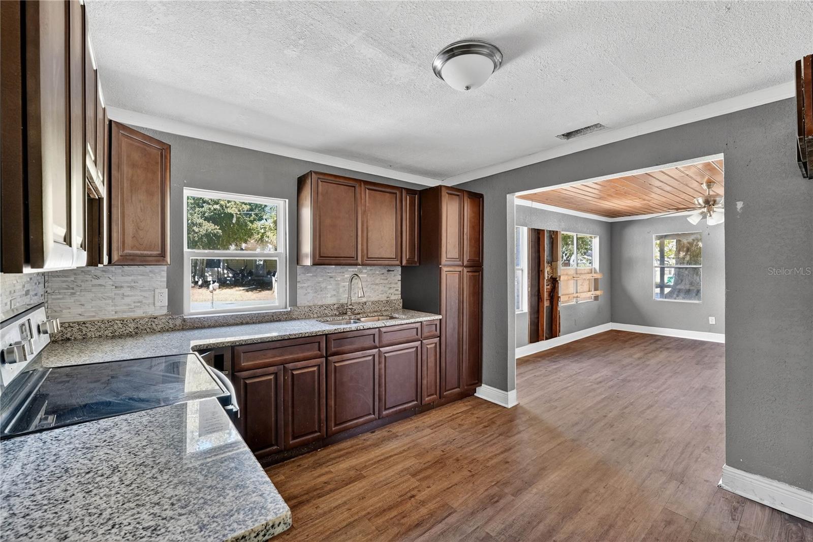 Image 9 of 36 For 318 Chesney Boulevard