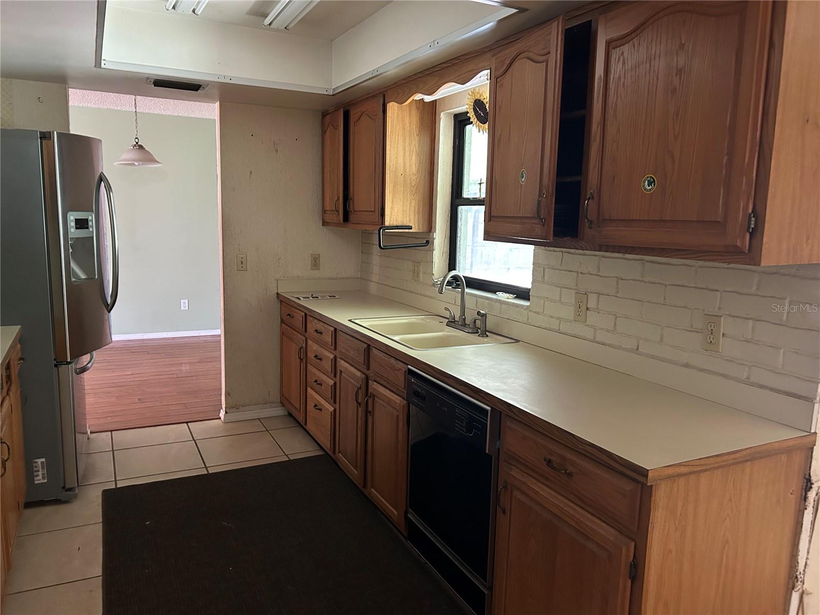 Image 12 of 33 For 1314 Highland Circle