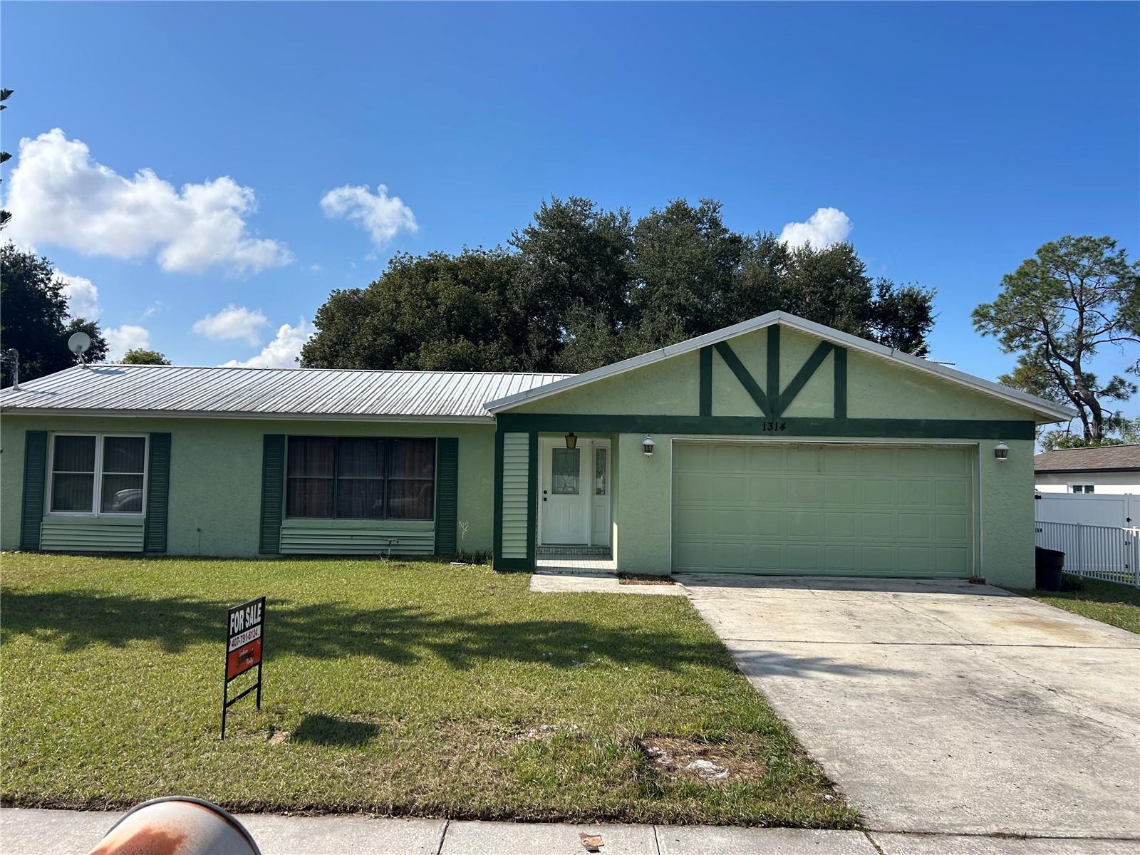 Image 2 of 33 For 1314 Highland Circle