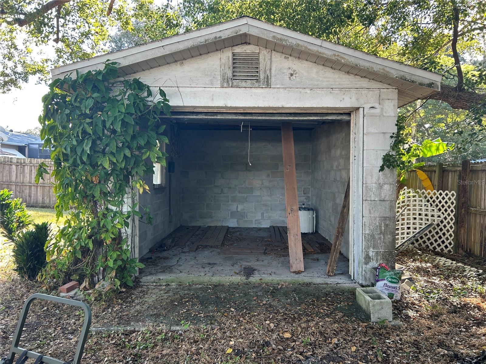 Image 29 of 33 For 1314 Highland Circle