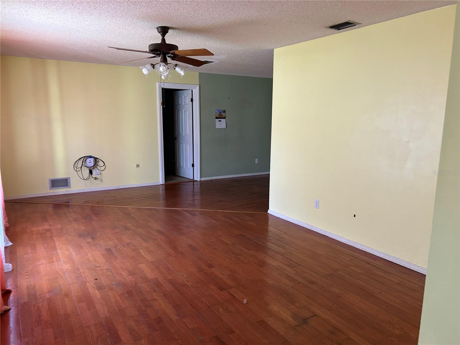 Image 9 of 33 For 1314 Highland Circle