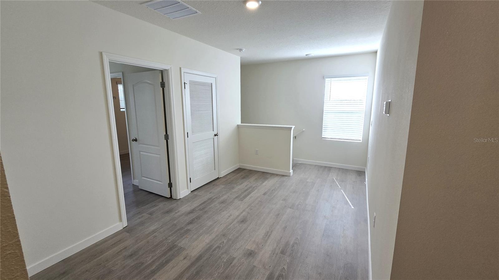 Image 15 of 36 For 1671 Rosy Dale Circle