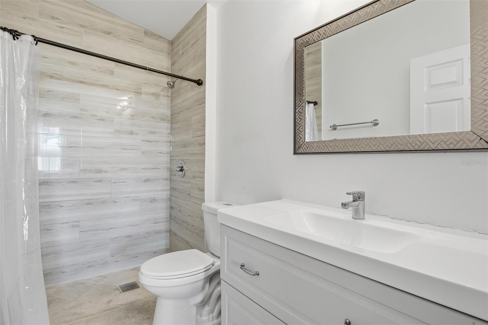 Image 13 of 24 For 16325 100th Terrace