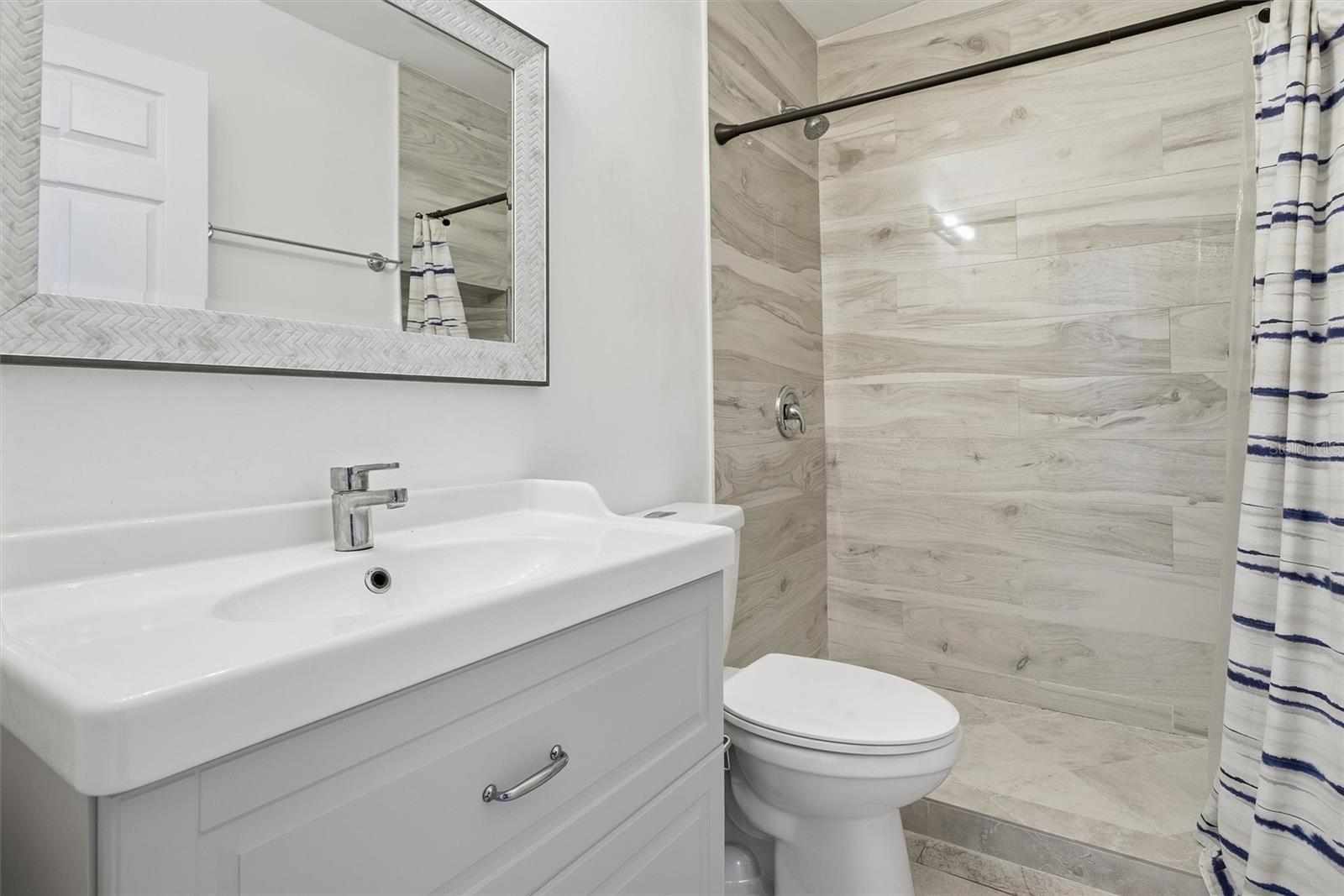 Image 15 of 24 For 16325 100th Terrace