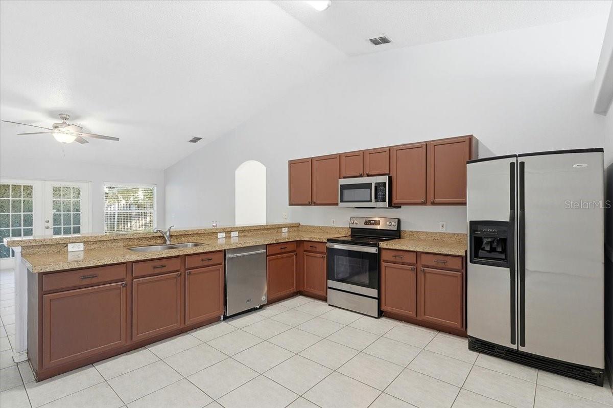 Image 12 of 33 For 1158 Perpignan Court