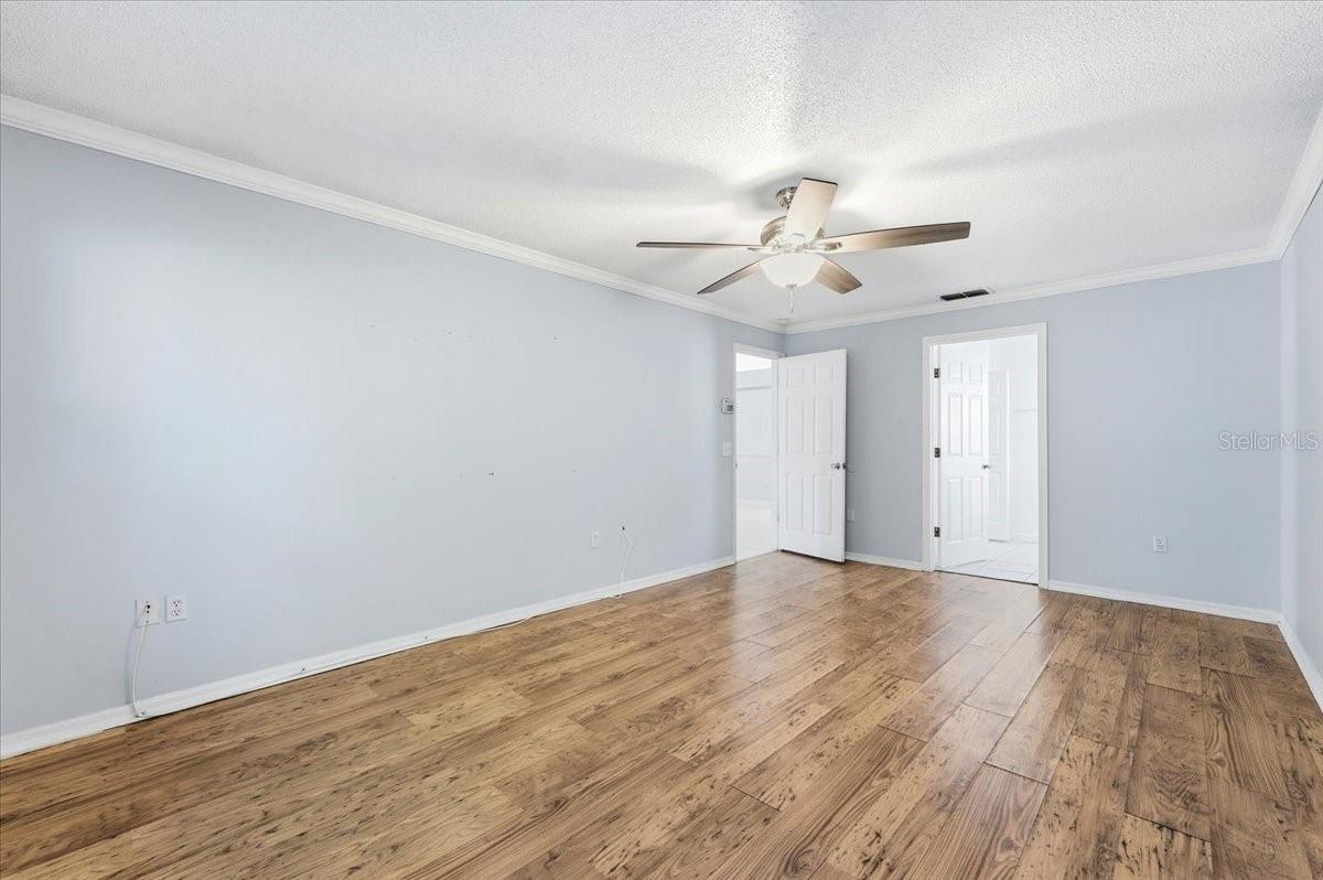 Image 16 of 33 For 1158 Perpignan Court