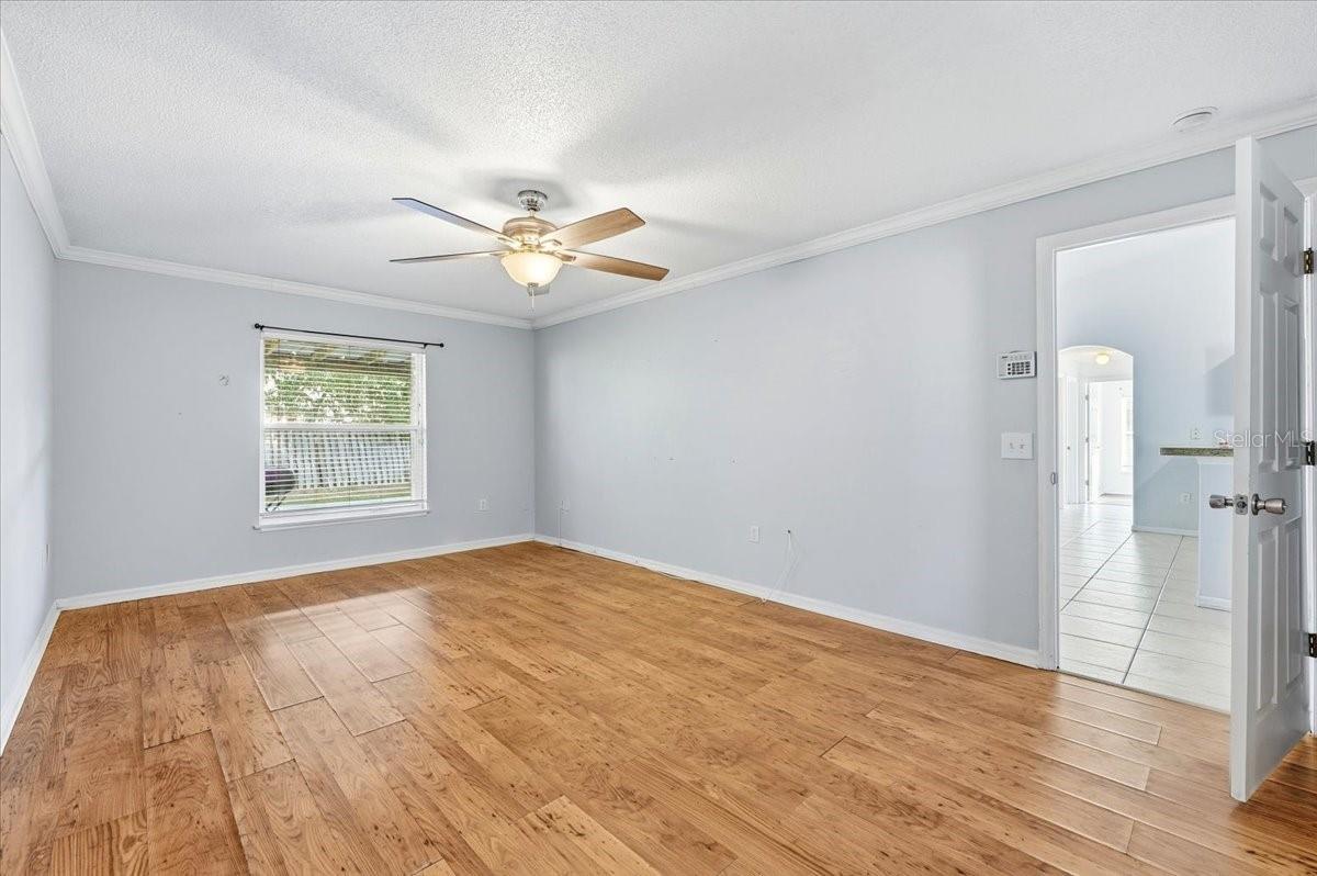 Image 17 of 33 For 1158 Perpignan Court